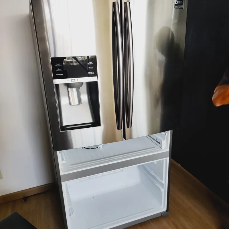 Geladeira inox de duas portas